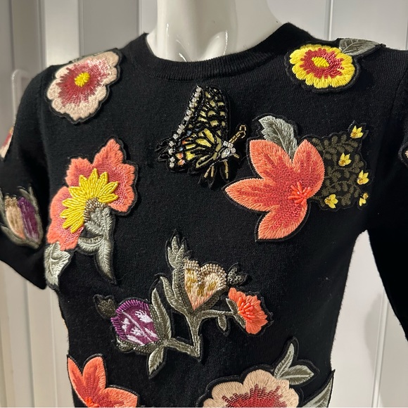🎀SOLD🎀Alice + Olivia Ciara Floral Embellished Pullover Sweater - Picture 8 of 10